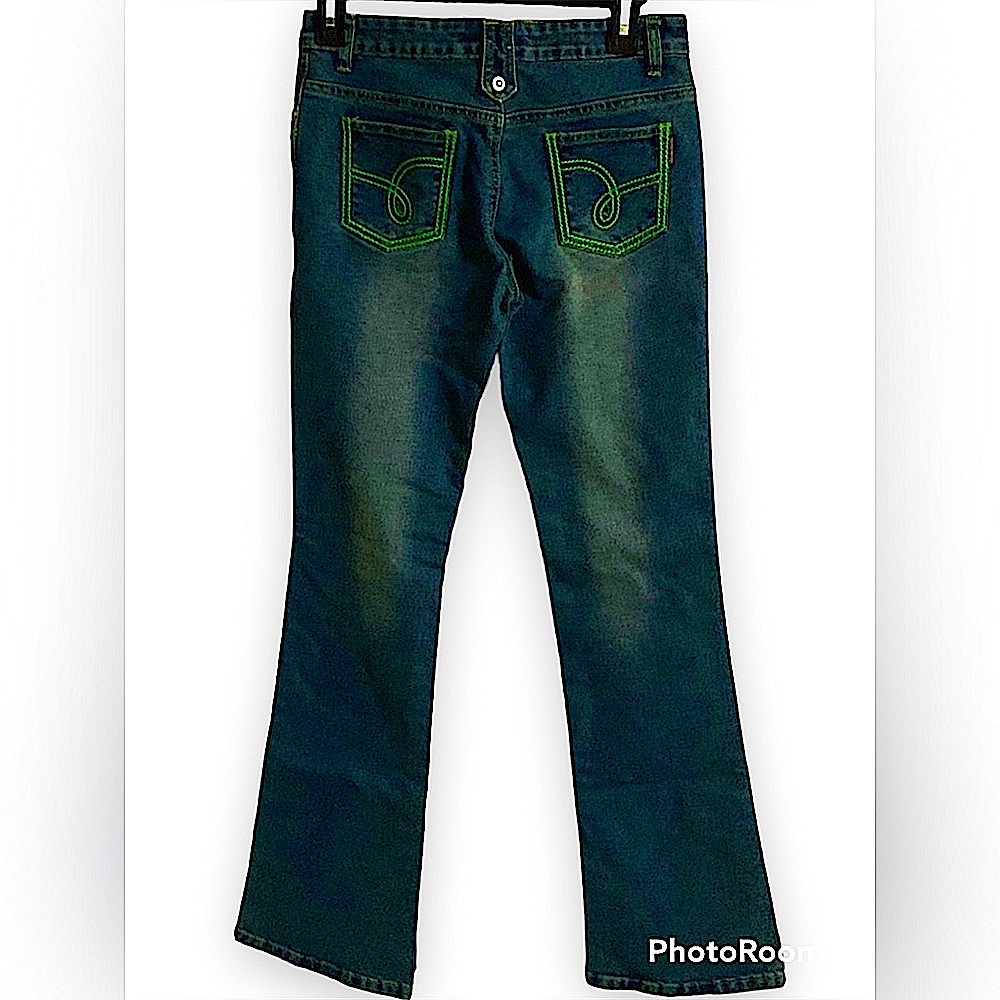 Unique Bootcut Green Stitched VI GE MI LAN Jeans • Size 28 • 6/7 • Like New!